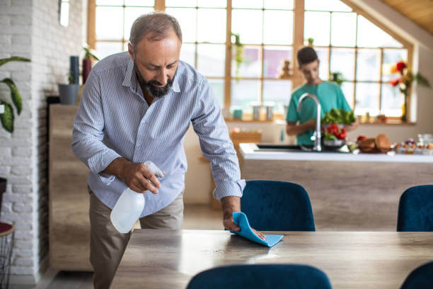 How to clean your dining table